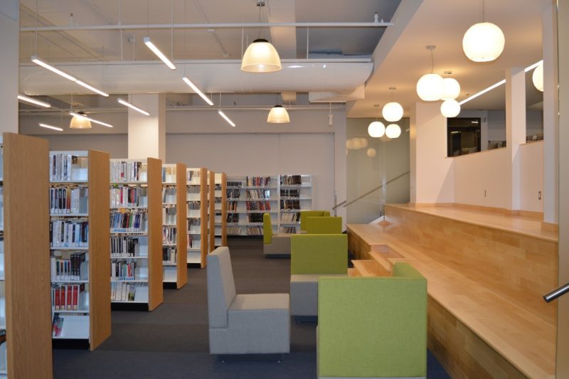 Du nouveau tapis pour la nouvelle bibliothèque de Granby Le Granby