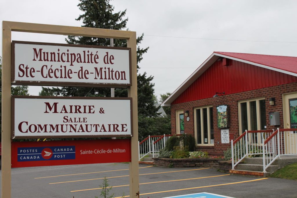 SainteCéciledeMilton congédie son directeur général Le Granby Express