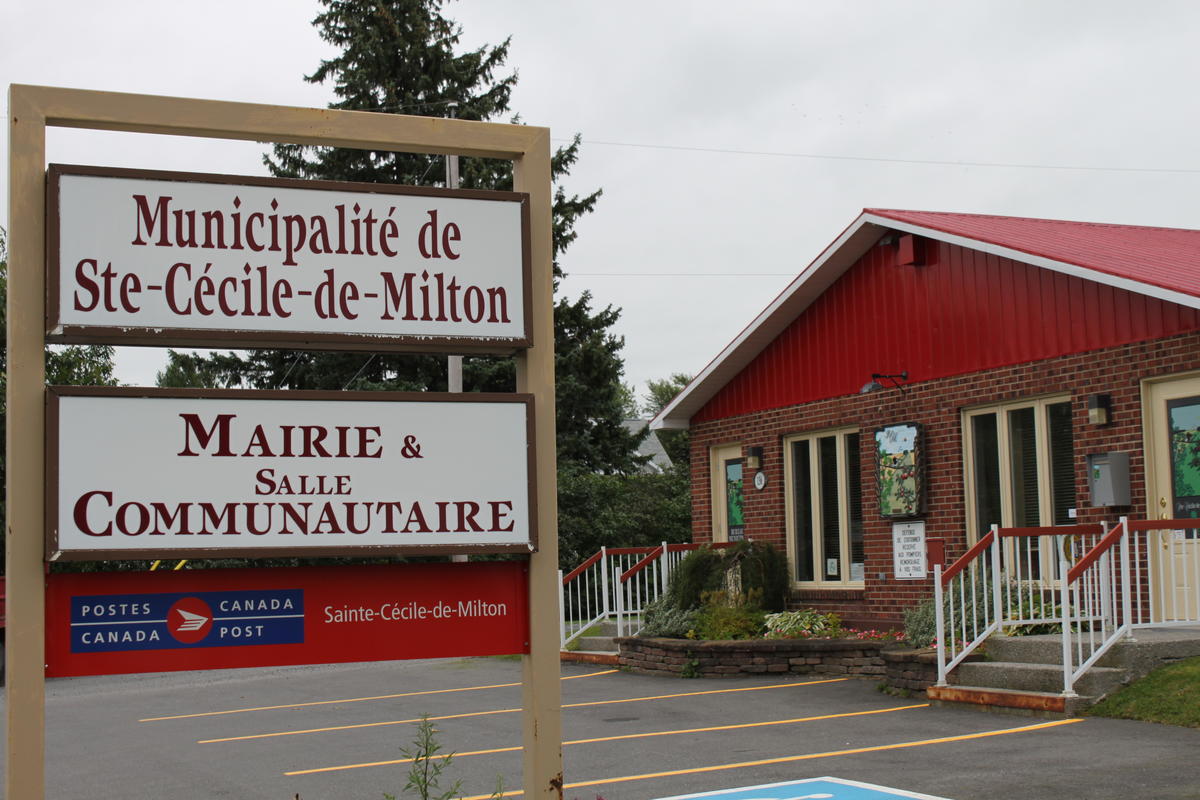 SainteCéciledeMilton congédie son directeur général Le Granby Express