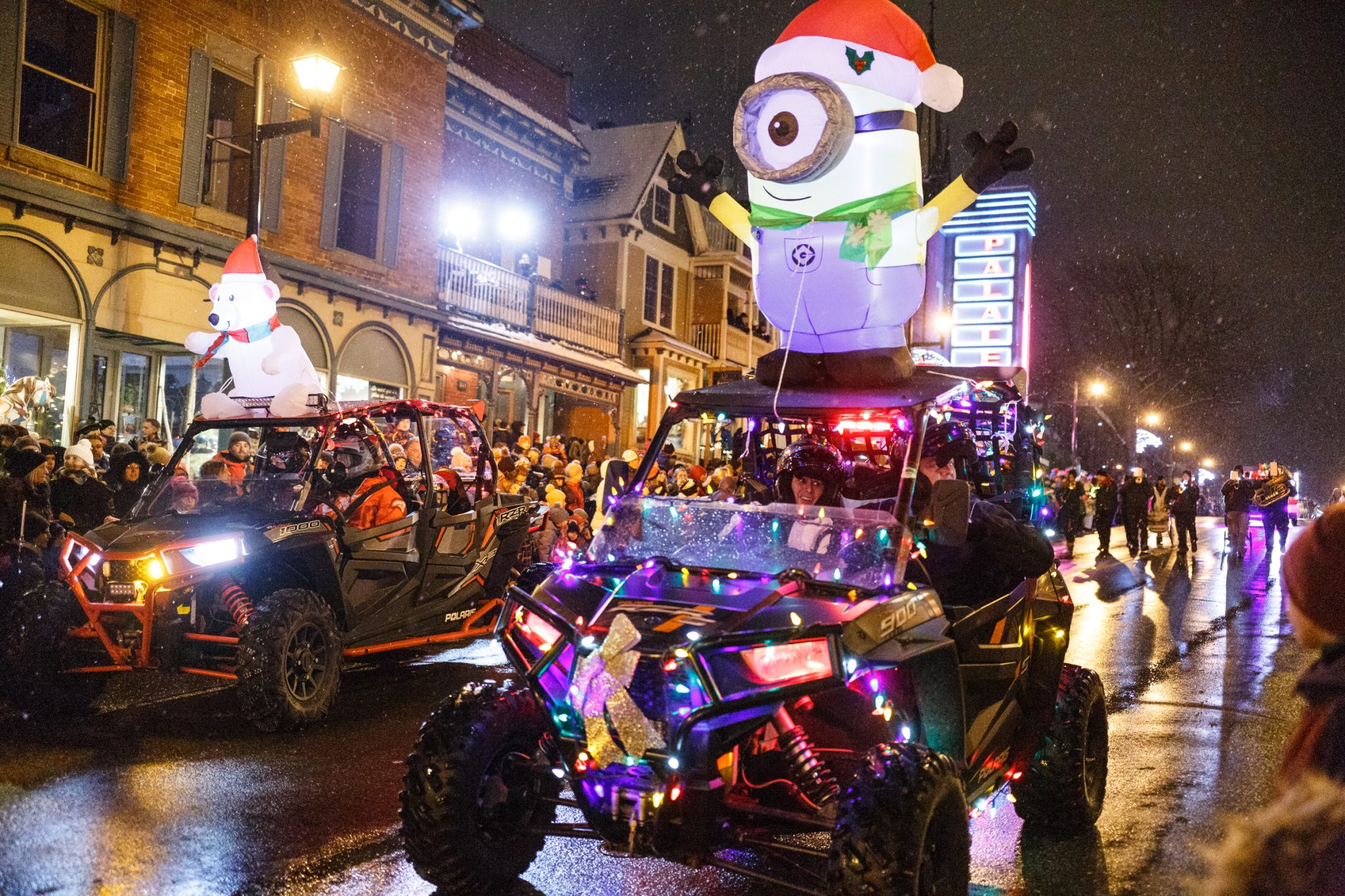 Le père Noël reviendra au centreville de Granby Le Granby Express