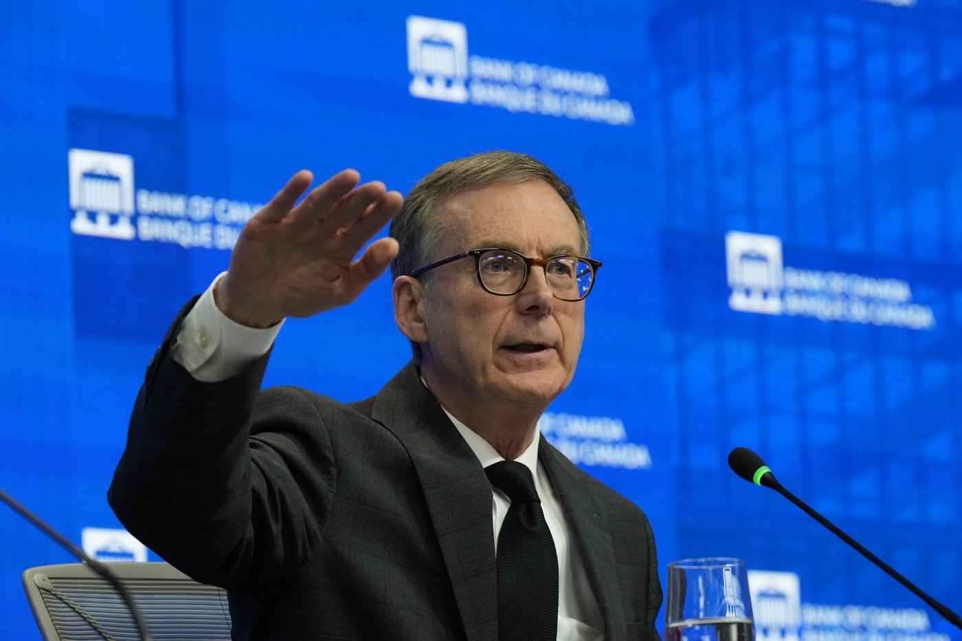 La Banque du Canada maintient son taux directeur à 2 , 25 % 